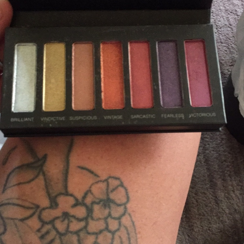 Younique New pallete #5